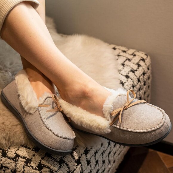 Women's Cloud Gray Glittered Faux Fur Lining Wrap Rubber Sole Slipper Bootie - Picture 2 of 6